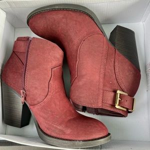 Ankle booties maroon